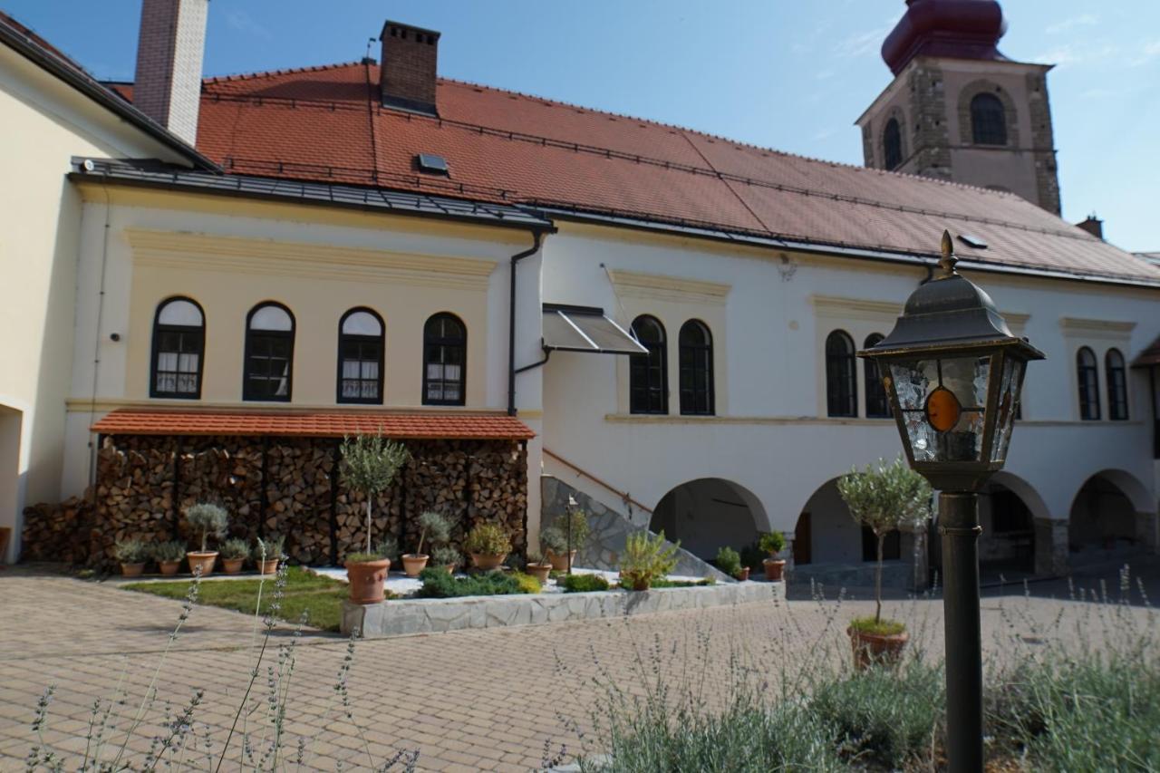 Appartement Sobe Prostija à Ptuj Extérieur photo