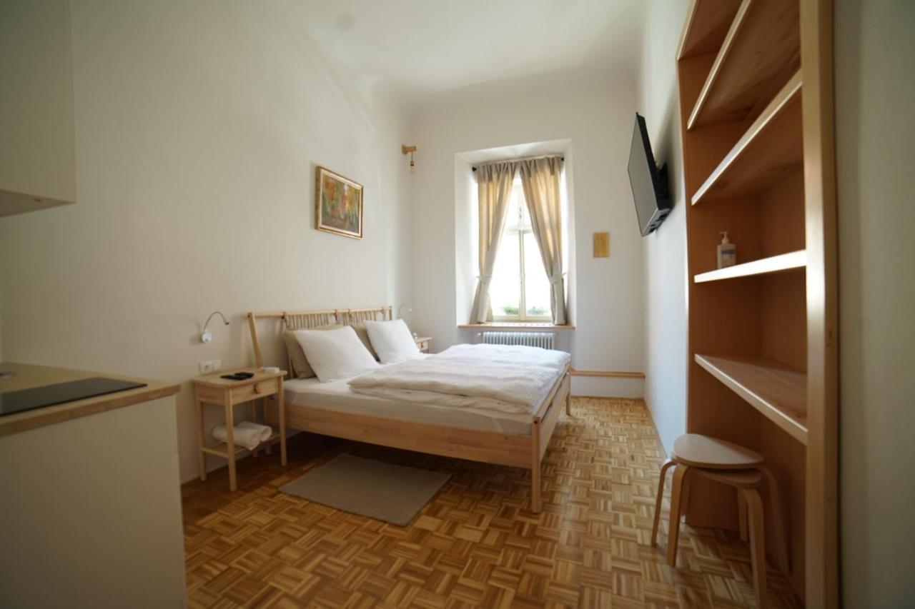 Appartement Sobe Prostija à Ptuj Extérieur photo